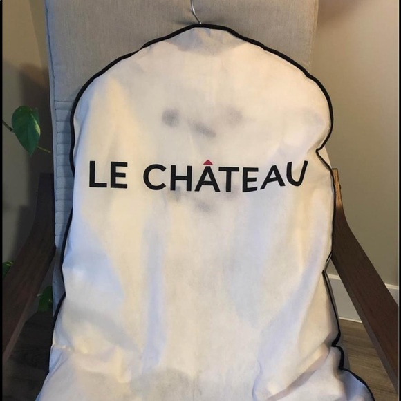 Le Chateau coat, size small - Picture 4 of 4